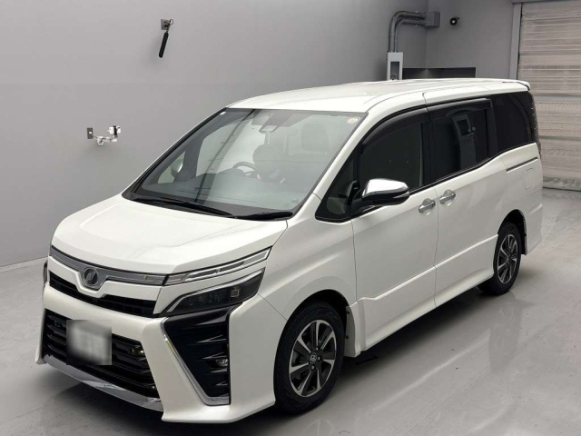 TOYOTA VOXY 2019