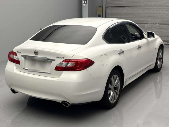NISSAN FUGA 2012