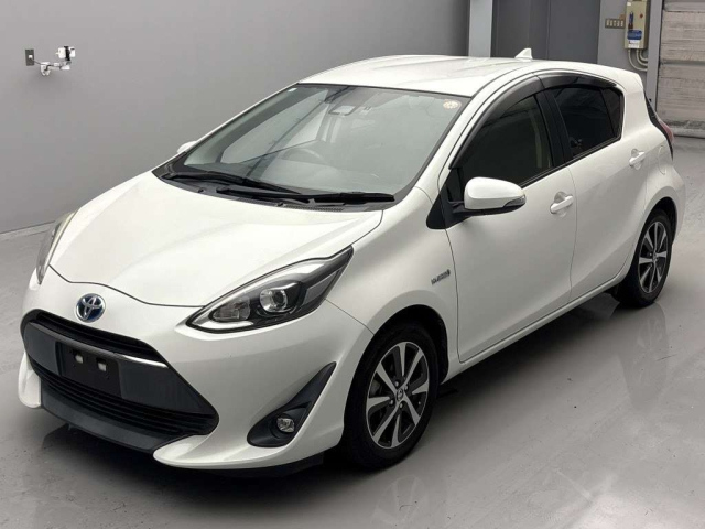 TOYOTA AQUA 2018