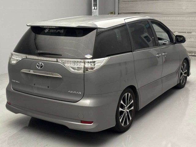 TOYOTA ESTIMA 2013