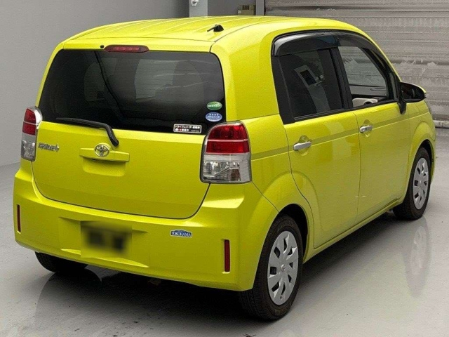 TOYOTA SPADE 2012