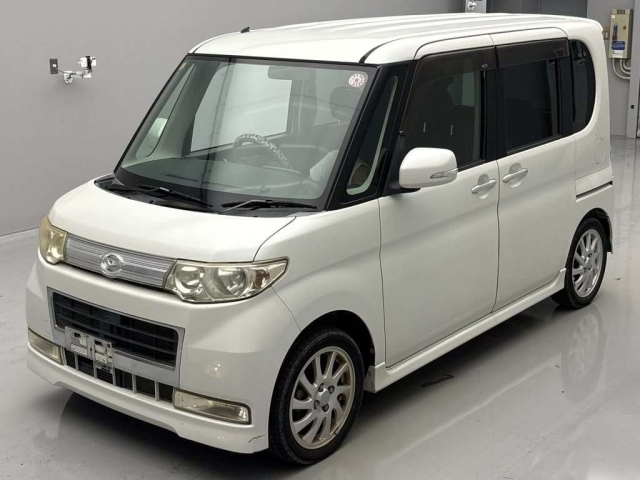 DAIHATSU TANTO 2008