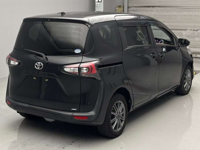 TOYOTA SIENTA 2019