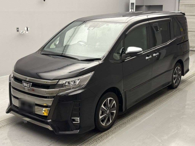 TOYOTA NOAH 2020