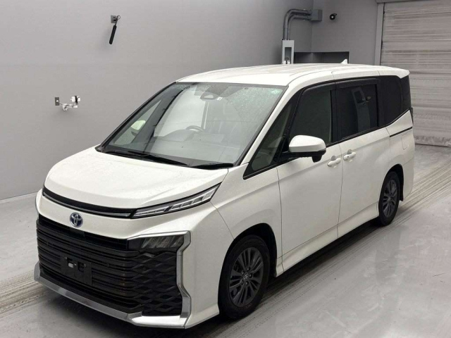 TOYOTA VOXY 2022