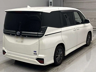 TOYOTA VOXY 2022