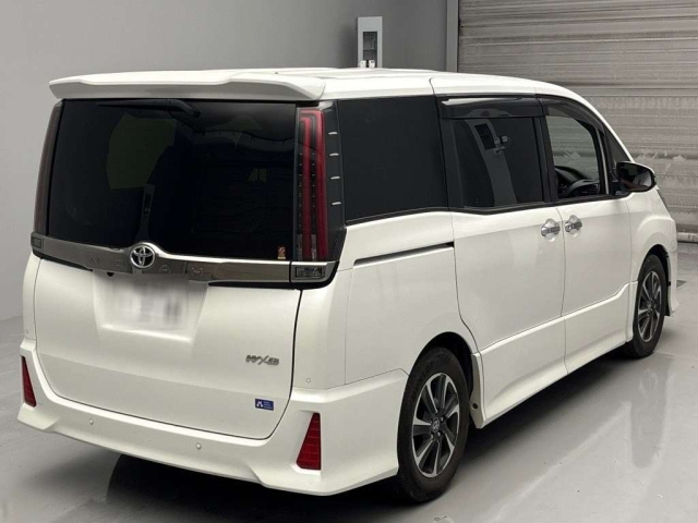 TOYOTA NOAH 2021