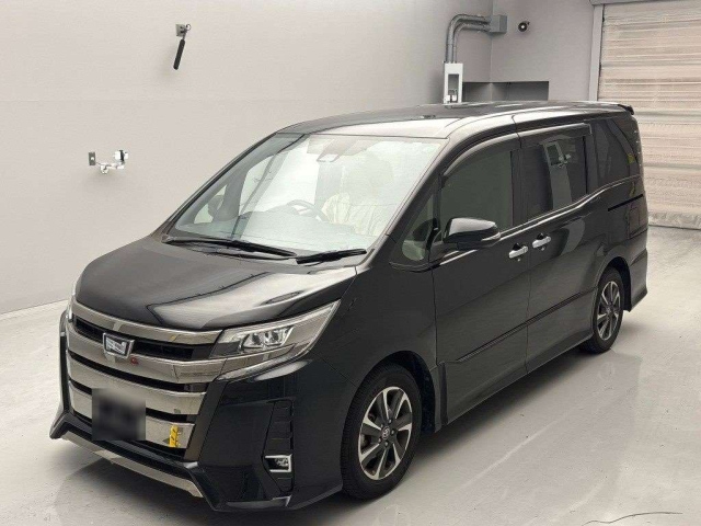 TOYOTA NOAH 2020