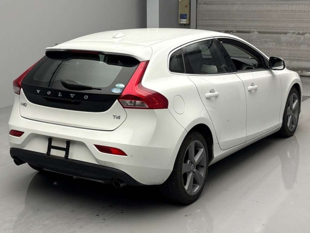 VOLVO V40 2013