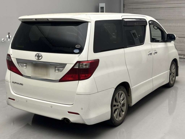 TOYOTA ALPHARD 2010