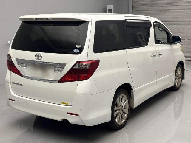 TOYOTA ALPHARD 2010