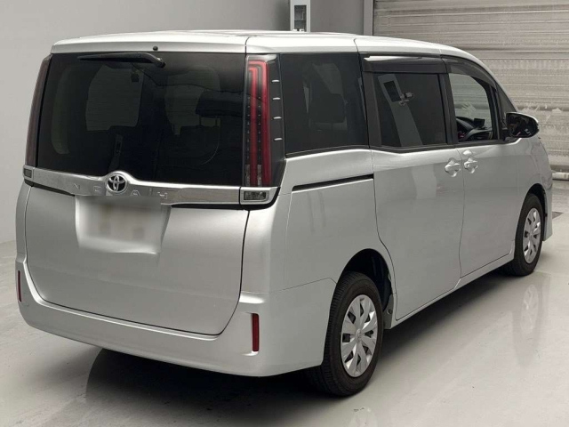 TOYOTA NOAH 2020