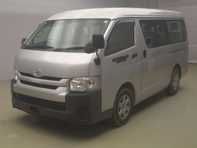 TOYOTA HIACE 2017