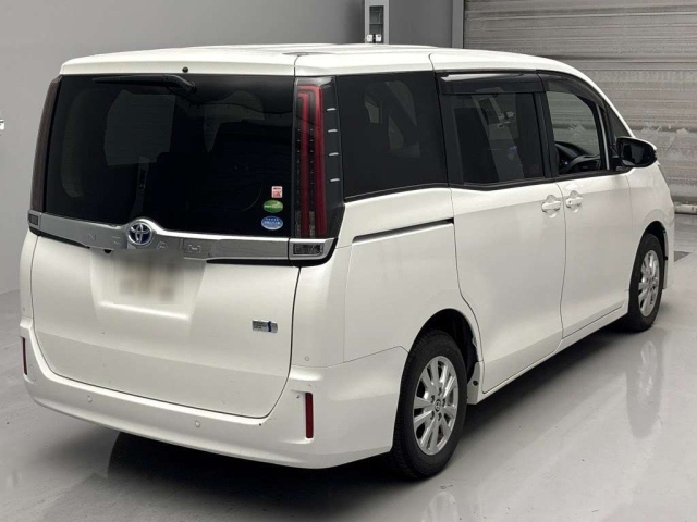 TOYOTA NOAH 2020