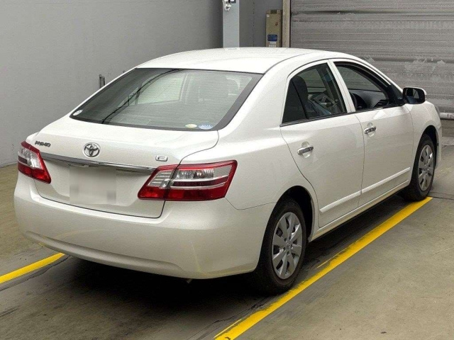 TOYOTA PREMIO 2012