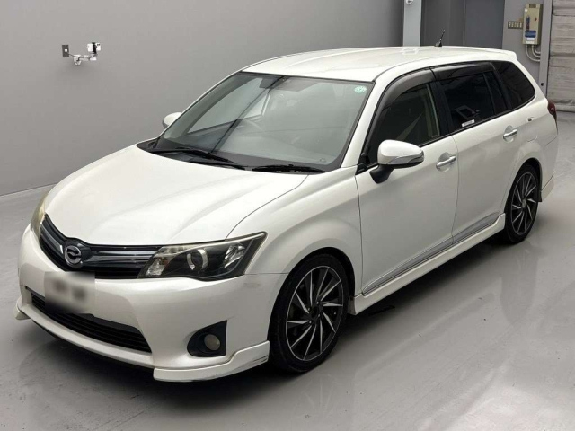 TOYOTA COROLLA FIELDER 2013