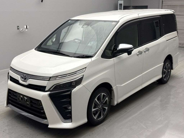 TOYOTA VOXY 2020