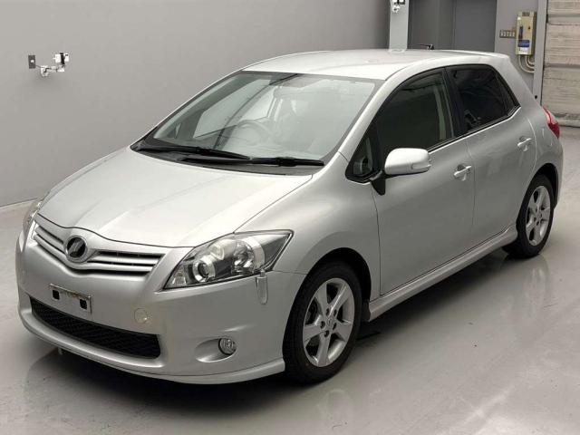 TOYOTA AURIS 2012