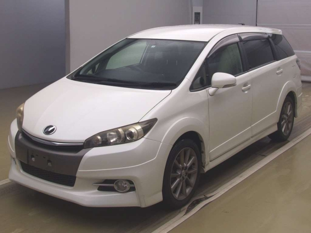 TOYOTA WISH 2014