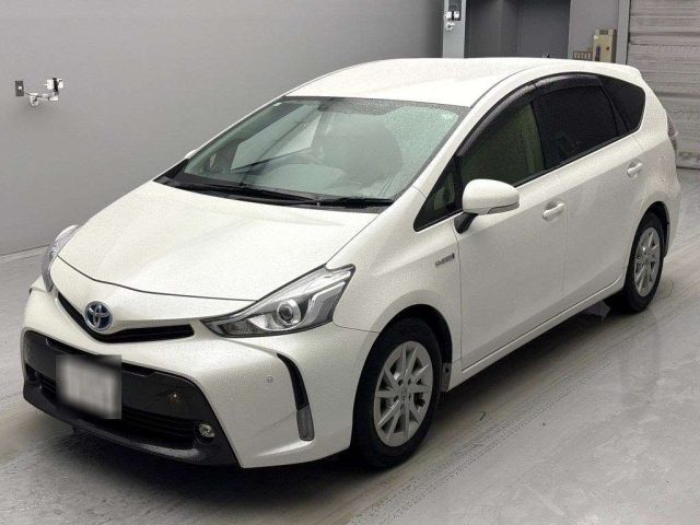 TOYOTA PRIUS ALPHA 2016