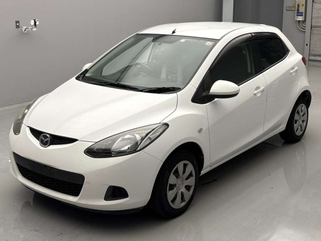 MAZDA DEMIO 2010