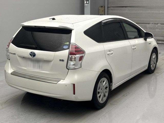 TOYOTA PRIUS ALPHA 2016