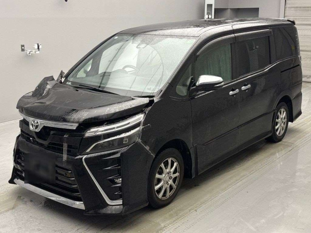 TOYOTA VOXY 2021