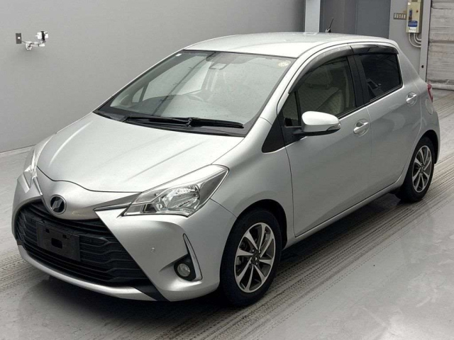 TOYOTA VITZ 2019