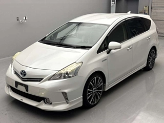 TOYOTA PRIUS ALPHA 2014