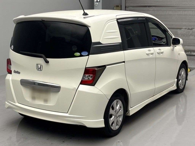 HONDA FREED 2010