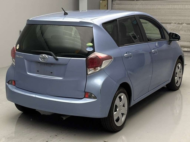 TOYOTA RACTIS 2015
