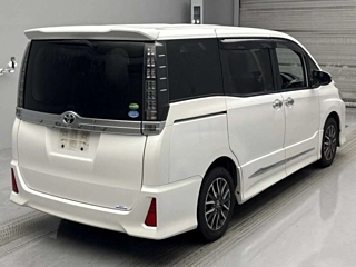 TOYOTA VOXY 2016