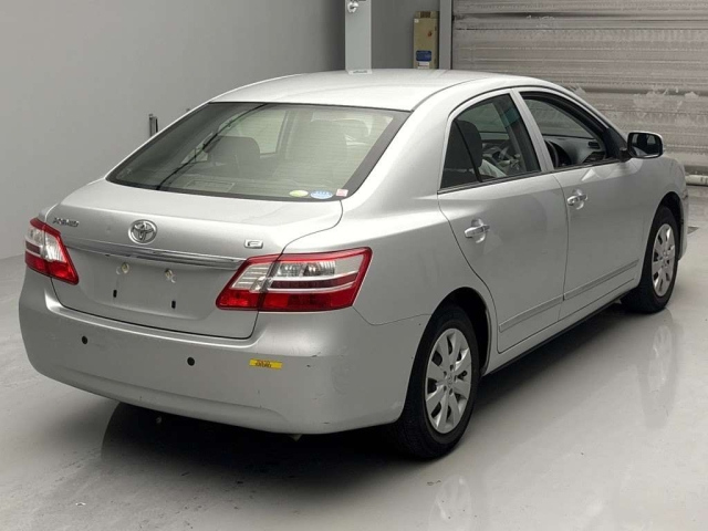 TOYOTA PREMIO 2012