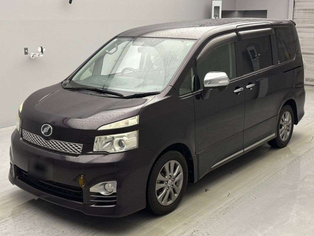 TOYOTA VOXY 2012