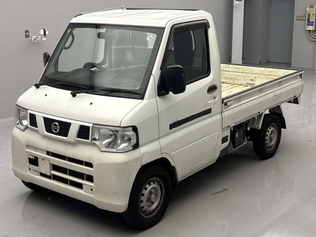 NISSAN CLIPPER TRUCK 2013