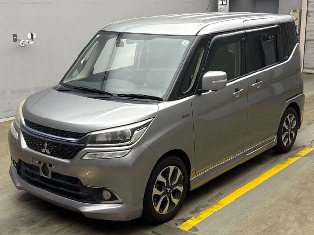 MITSUBISHI DELICA D2 2017
