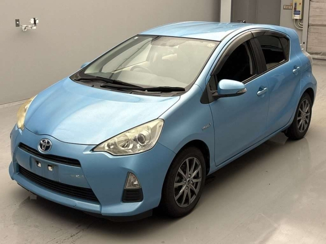 TOYOTA AQUA 2013