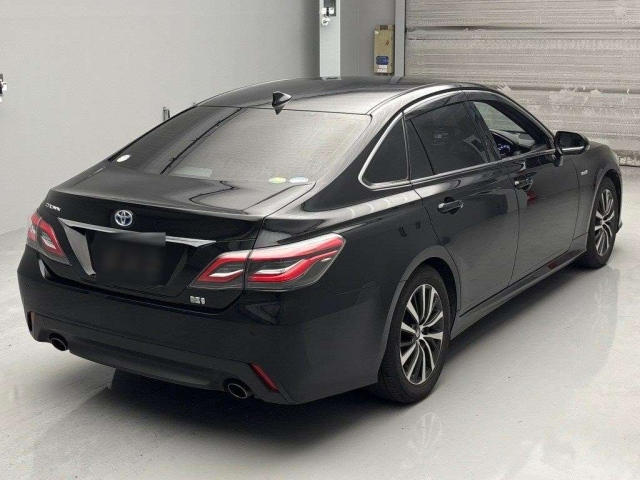 TOYOTA CROWN 2018