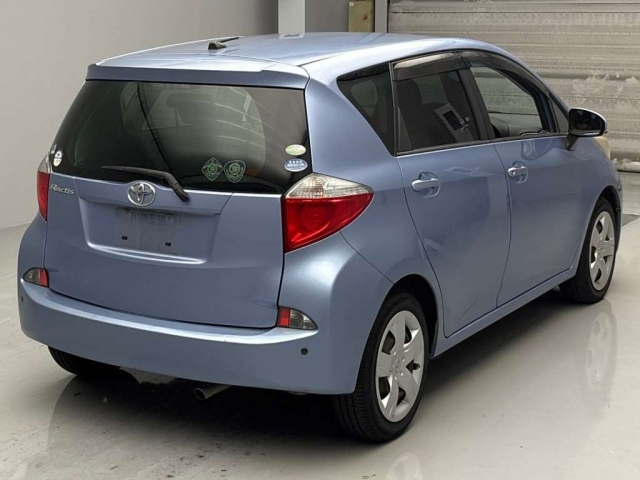 TOYOTA RACTIS 2011