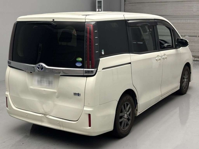 TOYOTA NOAH 2020