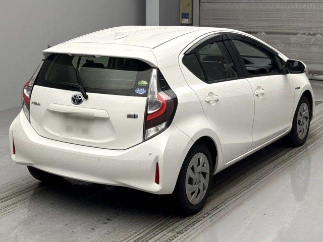 TOYOTA AQUA 2020