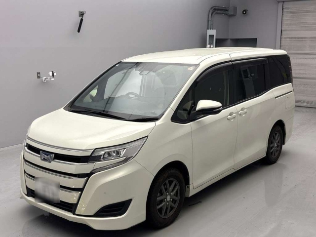 TOYOTA NOAH 2020