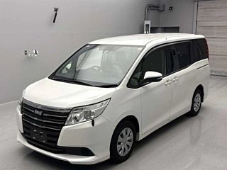 TOYOTA NOAH 2017