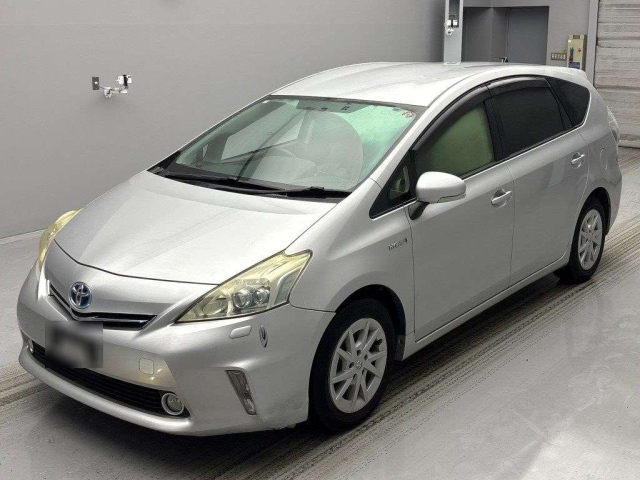 TOYOTA PRIUS ALPHA 2012