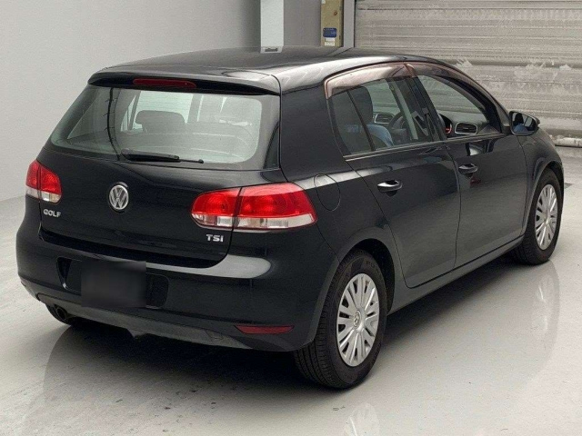 VOLKSWAGEN GOLF 2010