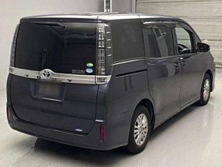 TOYOTA VOXY 2014