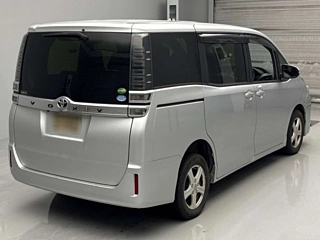 TOYOTA VOXY 2017