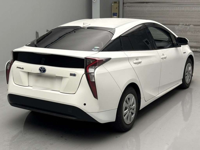 TOYOTA PRIUS 2018