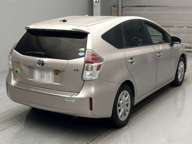 TOYOTA PRIUS ALPHA 2018