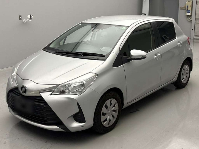 TOYOTA VITZ 2018